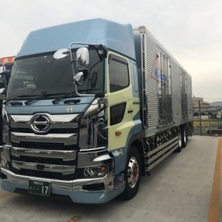 大型冷凍車